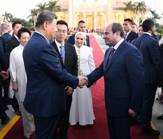 السيسي يودّع الرئيس الصيني بمطار القاهرة في ختام زيارته الرسمية لمصر السيسي يودّع الرئيس الصيني بمطار القاهرة في ختام زيارته الرسمية لمصر