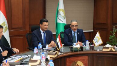 وزيرا الصناعة ومحافظ الجيزة يبحثان ملفات العمل وتقنين الأوضاع بمنطقتي جرزا وعرب أبوساعد الصناعيتين وزيرا الصناعة ومحافظ الجيزة يبحثان ملفات العمل وتقنين الأوضاع بمنطقتي جرزا وعرب أبوساعد الصناعيتين