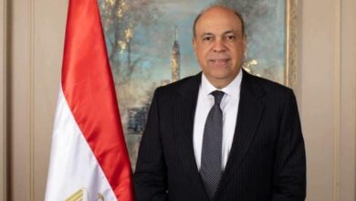 وزير الطيران المدني يهنئ قيادات مصر للطيران والعاملين بها بمناسبة الإنجاز الدولي الجديد 