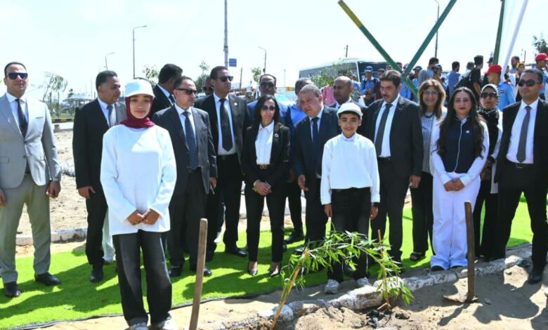 محافظ البحيرة تشهد زراعة الأشجار بالمدخل الجنوبي لإدكو وتوجه بإستغلال المواقع المتاحة محافظ البحيرة تشهد زراعة الأشجار بالمدخل الجنوبي لإدكو وتوجه بإستغلال المواقع المتاحة