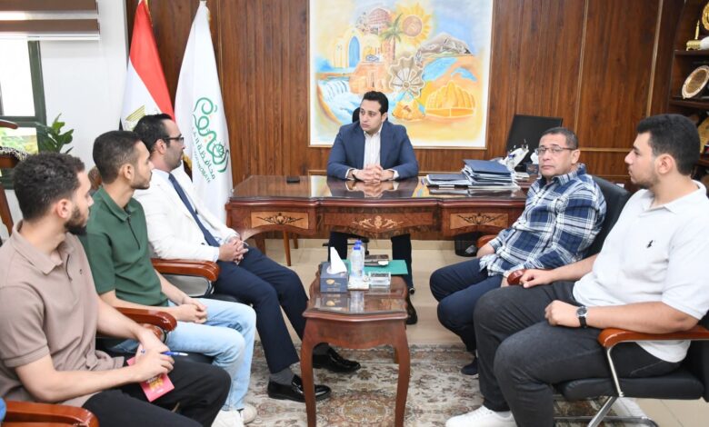 نائب محافظ الفيوم يبحث مع طلاب «الحاسبات والذكاء الاصطناعي» إطلاق تطبيق إلكتروني لخدمات المحافظة