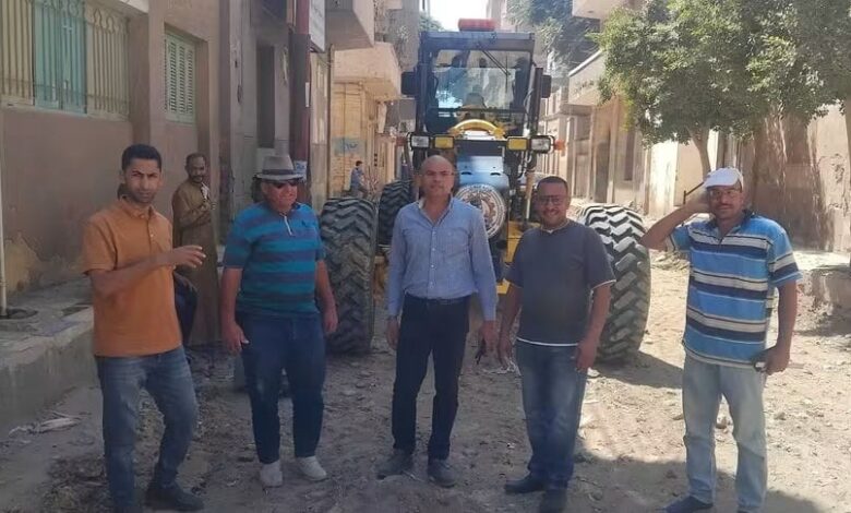 شارع زهران في سمالوط يطوى صفحة الماضي .. محافظ المنيا يكلف ببدء رصف الطريق وتجميلة شارع زهران في سمالوط يطوى صفحة الماضي .. محافظ المنيا يكلف ببدء رصف الطريق وتجميلة