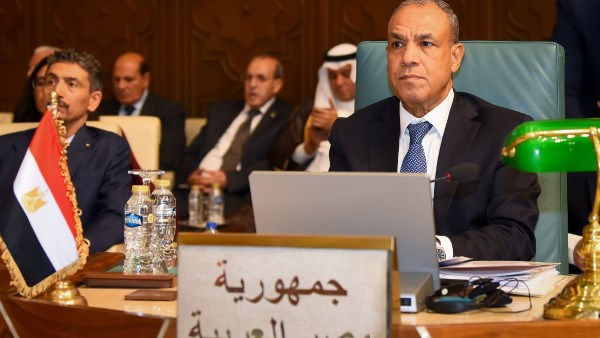 مصر ترفض المساس بسيادة الدول العربية وتدعو للتهدئة مصر ترفض المساس بسيادة الدول العربية وتدعو للتهدئة