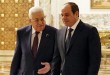 السيسي يؤكد لعباس دعم مصر الكامل لحل عادل للقضية الفلسطينية