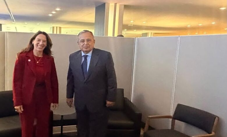 أمين عام الجامعة العربية يدعو لحماية الأطفال في مناطق النزاعات أمين عام الجامعة العربية يدعو لحماية الأطفال في مناطق النزاعات