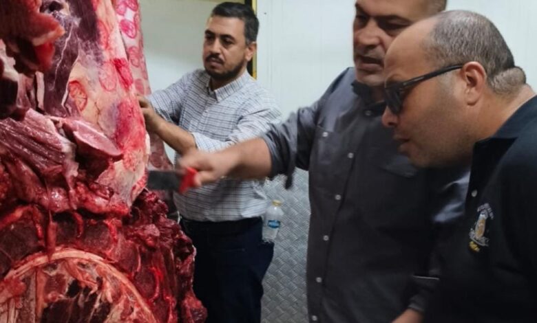 ضبط لحوم مذبوحة خارج المجازر غير صالحة للاستهلاك الآدمى بالعبور
