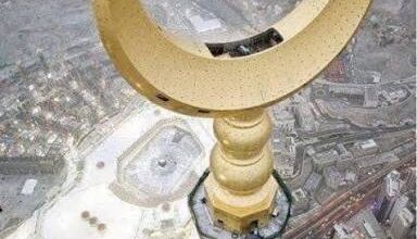  مسجد فوق السحاب داخل هلال برج الساعةعلى ارتفاع 601 متر بمكة المكرمة