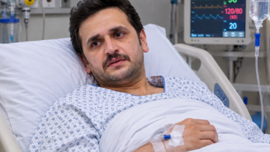 مصطفى خاطر يتعرض لوعكة صحية وينقل إلى المستشفى.. ومحمد الباسوسي يكشف التفاصيل