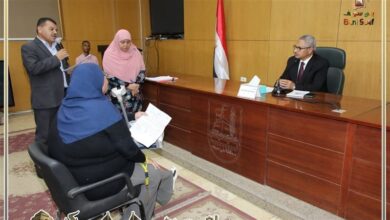 محافظ بني سويف يوجه بسرعة الاستجابه لحل مشاكل المواطنين خلال اللقاء الاسبوعي