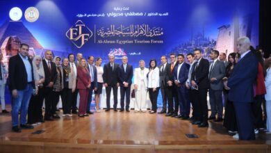 السياحة والطيران تبحثان تعزيز تنافسية المقصد المصري.. ومنصة جديدة لتسهيل إجراءات المستثمرين