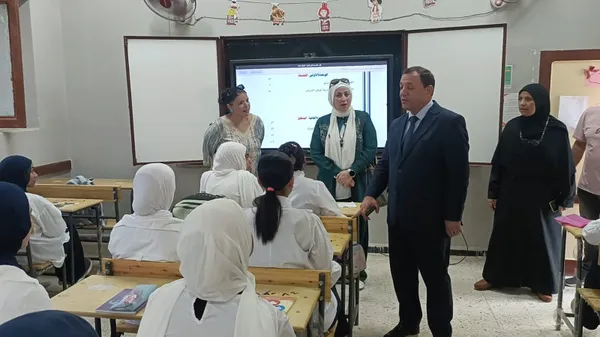 وكيل تعليم بني سويف لطالبات المدارس الثانوية: الأنشطة المدرسية تساعد في بناء الشخصية واكتشاف المواهب وكيل تعليم بني سويف لطالبات المدارس الثانوية: الأنشطة المدرسية تساعد في بناء الشخصية واكتشاف المواهب