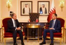 وزير الخارجية  يبحث مع نظيره القطري العلاقات الثنائية وتطورات الأوضاع الإقليمية
