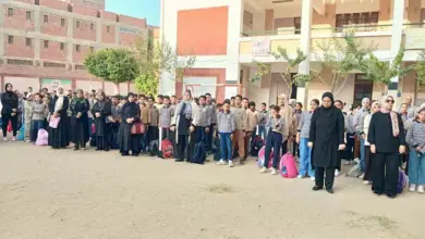 قيادات تعليم بني سويف يقفون دقيقة حداداً على روح معلم توفي أثناء عمله