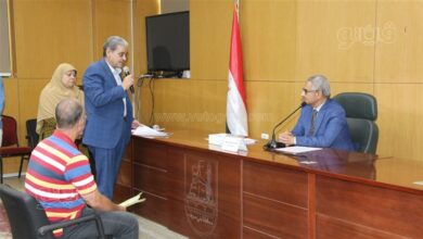 محافظ بني سويف يتابع بحث شكاوى ومطالب المواطنين في اللقاء الأسبوعي المفتوح