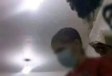 انهيار والدة طالب ببني سويف عاقبته معلمته بحلق شعره
