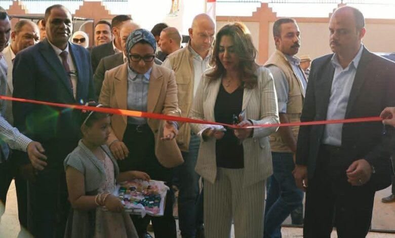 وزيرة التنمية المحلية والبيئة ومحافظ الوادي الجديد تفتتحان مشروع تطوير ورفع كفاءة مجزر «موط» بالداخلة وزيرة التنمية المحلية والبيئة ومحافظ الوادي الجديد تفتتحان مشروع تطوير ورفع كفاءة مجزر «موط» بالداخلة