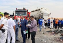 مدير أمن الفيوم يتفقد موقع حادث «الصحراوي الغربي» الذي أسفر عن مصرع 13 شخصًا وإصابة 34