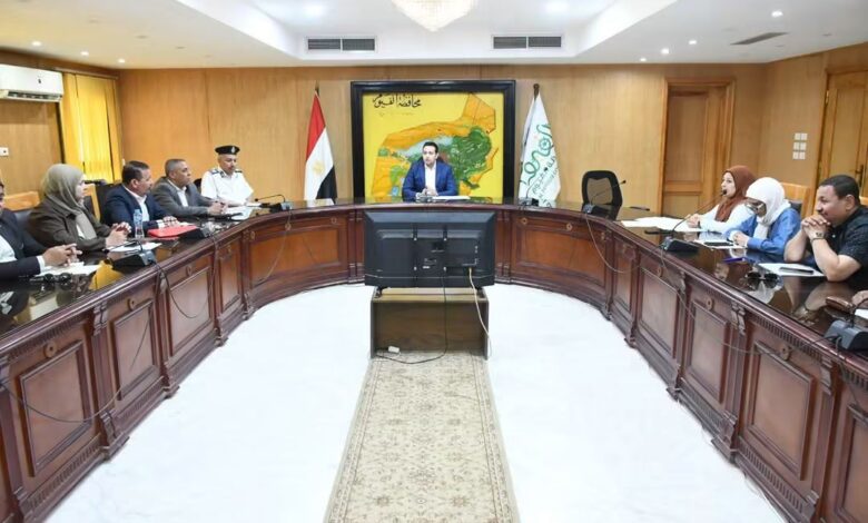 نائب محافظ الفيوم يتابع مشروعات الخطة الاستثمارية وتسريع التصالح في مخالفات البناء