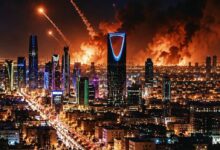 انفجارات تهز الرياض.. الحوثيون يعلنون استهداف مطار الملك خالد بصاروخ باليستي انفجارات تهز الرياض.. الحوثيون يعلنون استهداف مطار الملك خالد بصاروخ باليستي