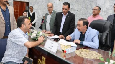 محافظ سوهاج يعقد اللقاء الجماهيري الأسبوعي لبحث مطالب المواطنين وحل مشكلاتهم