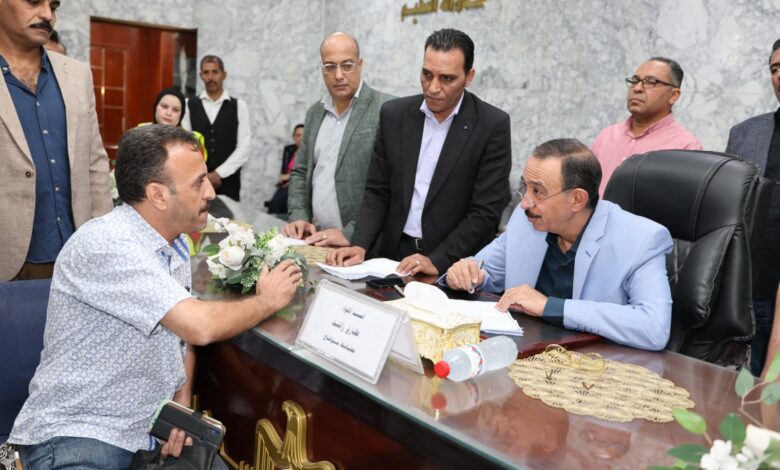 محافظ سوهاج يعقد اللقاء الجماهيري الأسبوعي لبحث مطالب المواطنين وحل مشكلاتهم