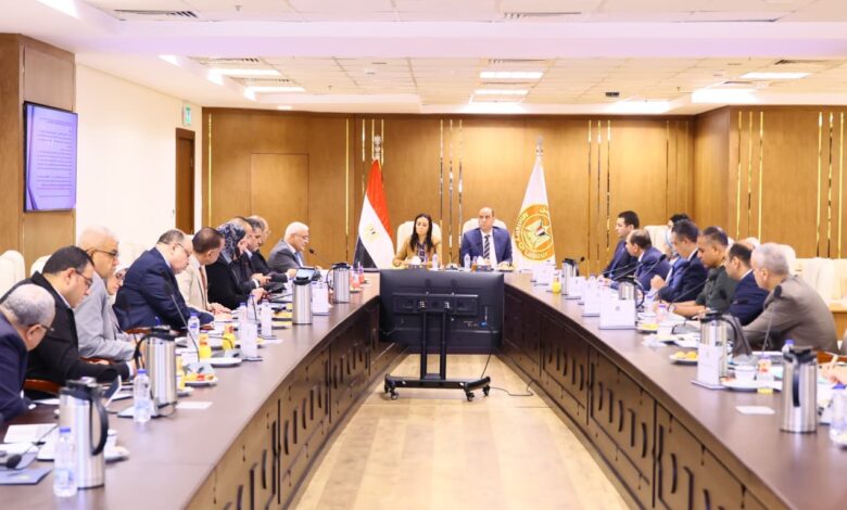 وزيرا العمل والتضامن يترأسان اجتماع “لجنة الحماية الاجتماعية والتمكين الاقتصادي ورعاية العمالة غير المنتظمة” وزيرا العمل والتضامن يترأسان اجتماع “لجنة الحماية الاجتماعية والتمكين الاقتصادي ورعاية العمالة غير المنتظمة”
