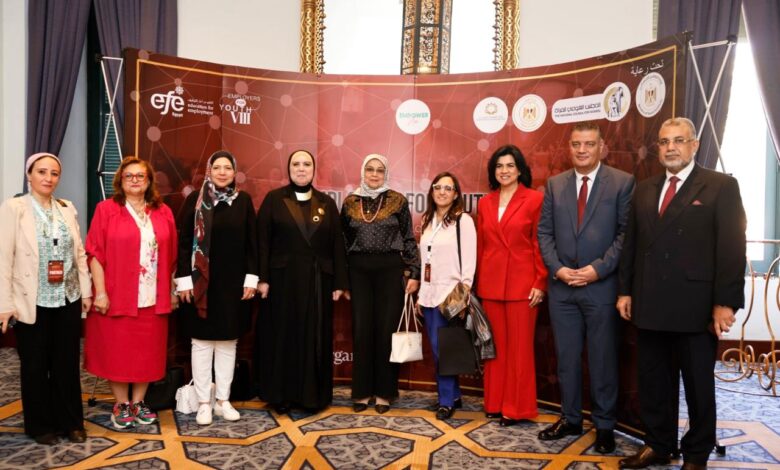 وزير الشباب والرياضة يلتقي الوزير المفوض بجامعة الدول العربية