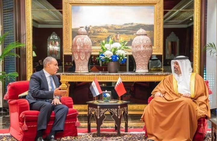 وزير الخارجية يبحث مع نظيره البحريني تعزيز التعاون الاقتصادي والاستثماري وزير الخارجية يبحث مع نظيره البحريني تعزيز التعاون الاقتصادي والاستثماري