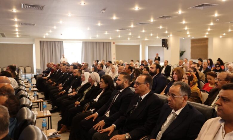 “محافظ البحر الأحمر” يكرّم رموز وأطباء المحافظة في «يوم الوفاء» تقديرًا لمسيرتهم وعطائهم “محافظ البحر الأحمر” يكرّم رموز وأطباء المحافظة في «يوم الوفاء» تقديرًا لمسيرتهم وعطائهم
