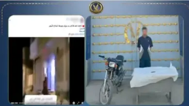 القبض على عاطل يسحل صديقته ويهددها بسلاح أبيض لمنعها من السفر ببني سويف القبض على عاطل يسحل صديقته ويهددها بسلاح أبيض لمنعها من السفر ببني سويف