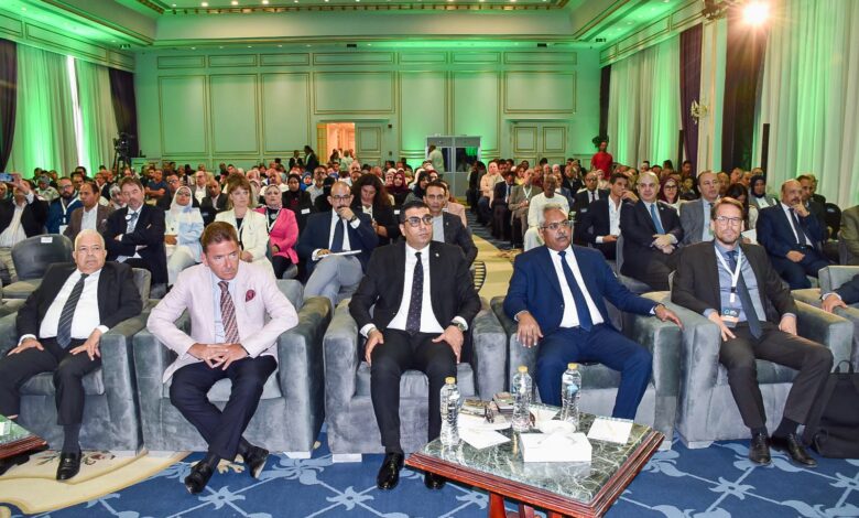 نائب محافظ سوهاج يشارك في افتتاح الدورة الرابعة من معرض الأعمال الخضراء 2026 بالأقصر نائب محافظ سوهاج يشارك في افتتاح الدورة الرابعة من معرض الأعمال الخضراء 2026 بالأقصر